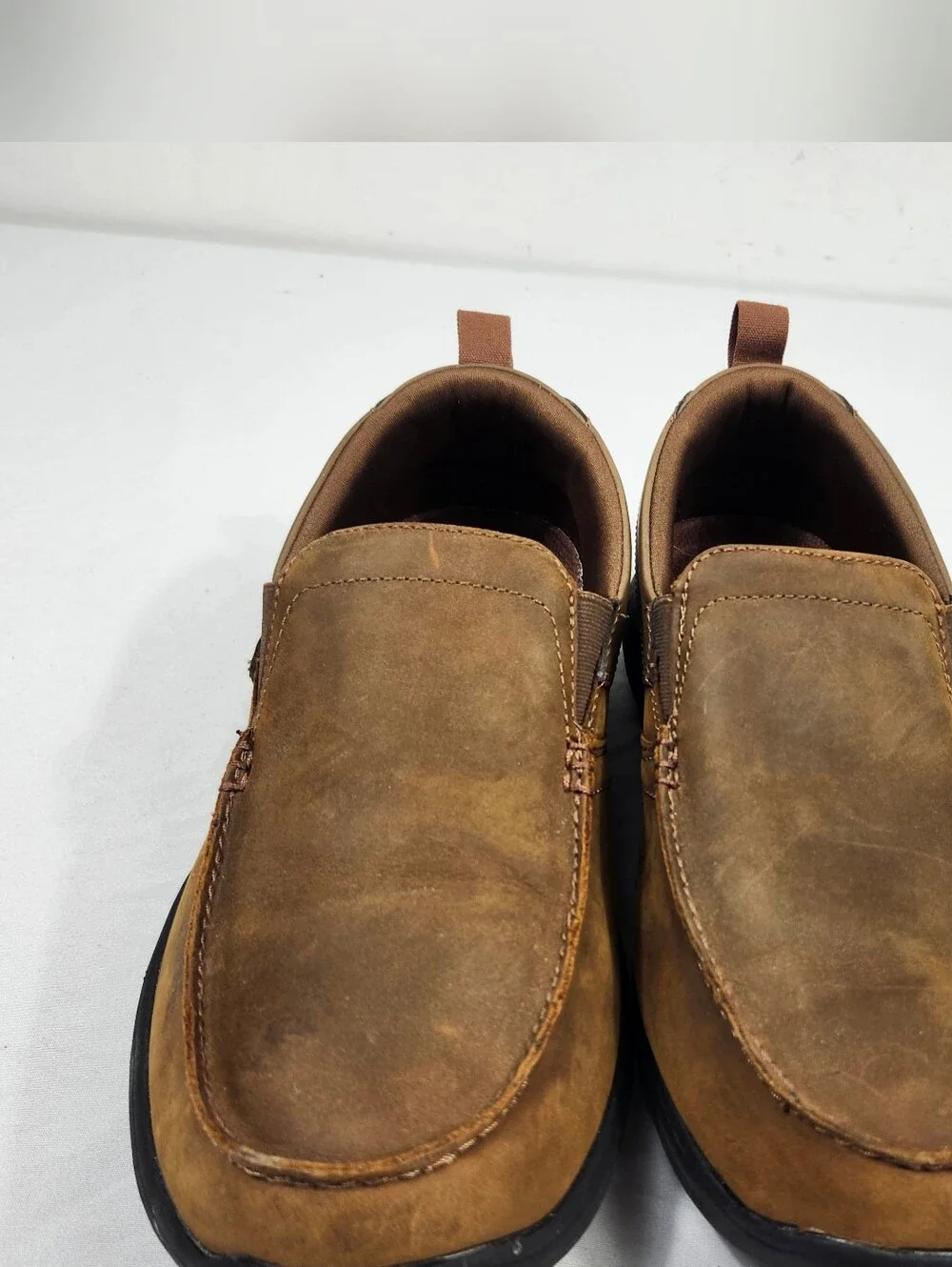 Skechers Men's Size 8 EE Tan Brown Slip-On Casual Distressed Loafers
